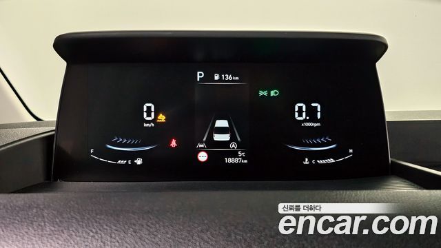 Hyundai Staria 2025 thumb 9