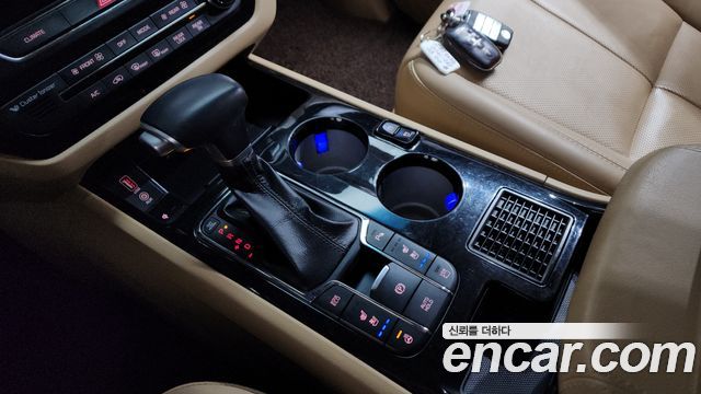 Kia Carnival 2019 thumb 9