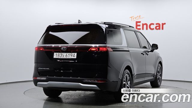 Kia Carnival 2021 thumb 3