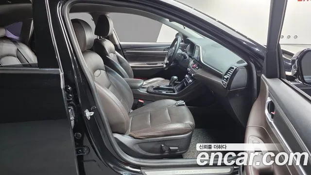 Hyundai Grandeur 2017 thumb 10