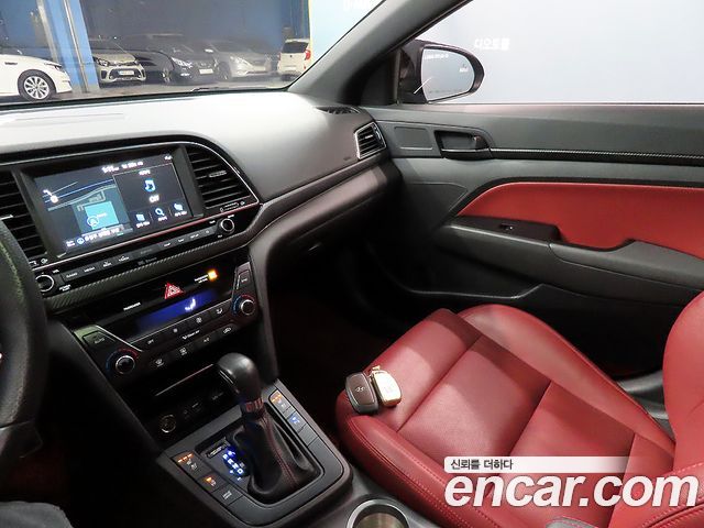 Hyundai Avante 2017 thumb 12