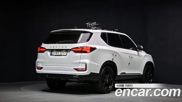 SsangYong Rexton 2021 thumb 3