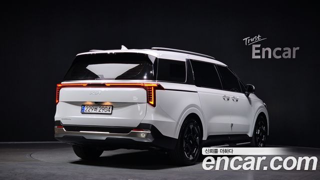 Kia Carnival 2024 thumb 3