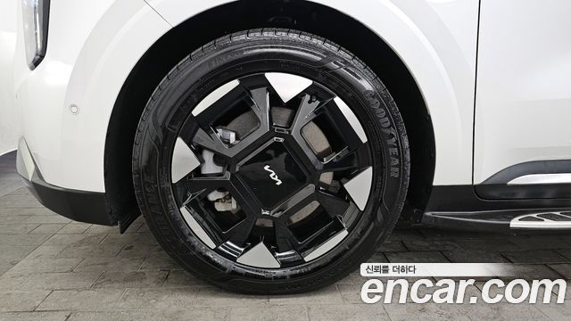 Kia Carnival 2024 thumb 6