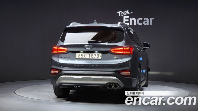 Hyundai Santa Fe 2018 thumb 4