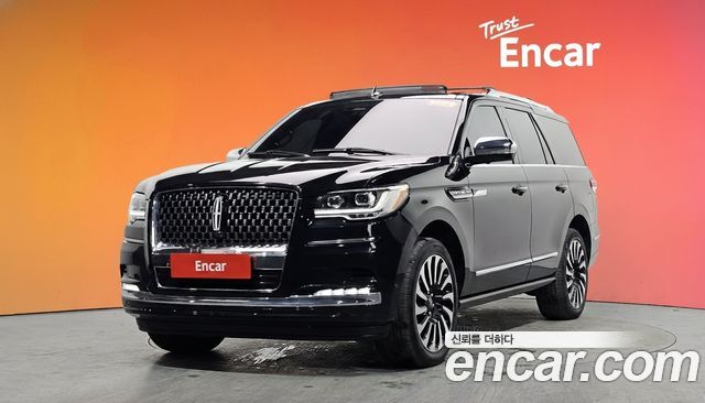 Lincoln Navigator 2023 thumb 2