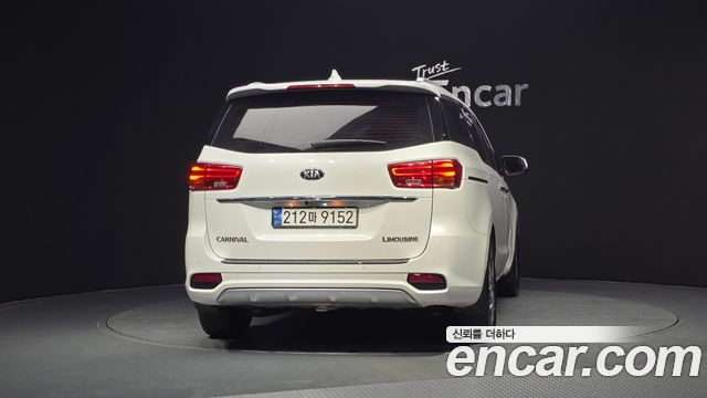 Kia Carnival 2019 thumb 5