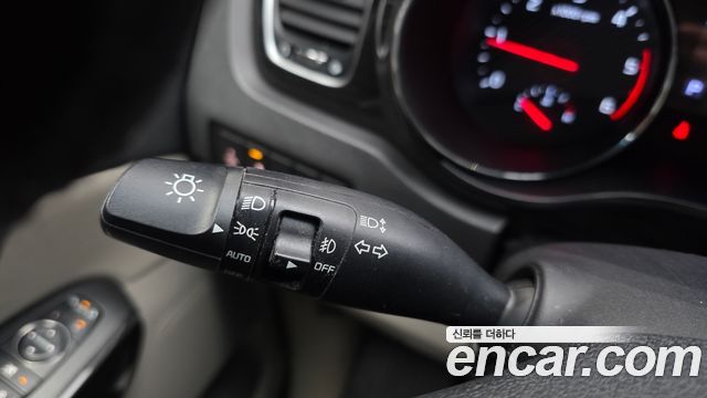 Kia Carnival 2019 thumb 11