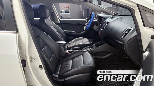 Kia K3 2015 thumb 10