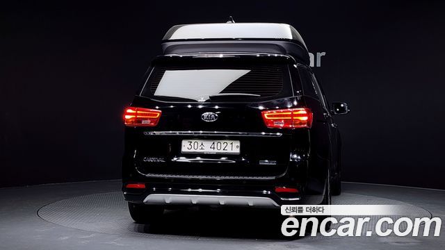 Kia Carnival 2018 thumb 5