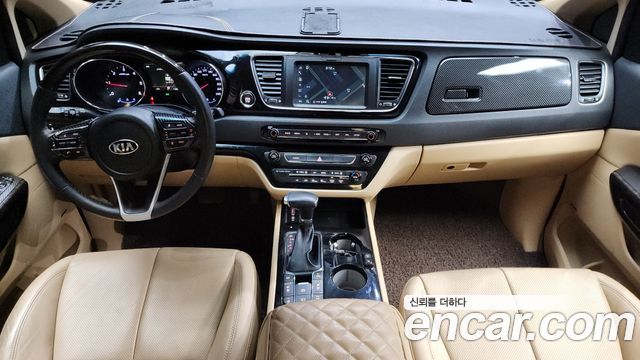 Kia Carnival 2018 thumb 8