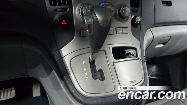 Hyundai Starex 2015 thumb 9