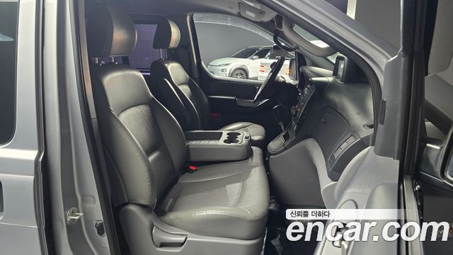Hyundai Starex 2015 thumb 10