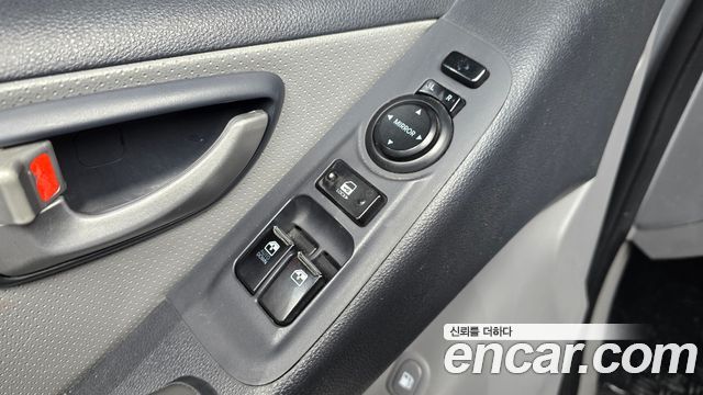 Hyundai Starex 2015 thumb 12