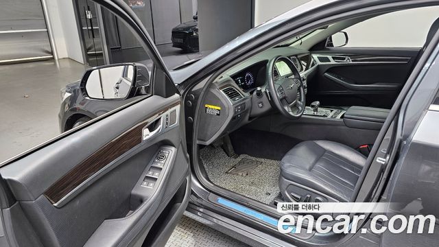 Genesis G80 2017 thumb 10