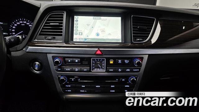 Genesis G80 2017 thumb 11
