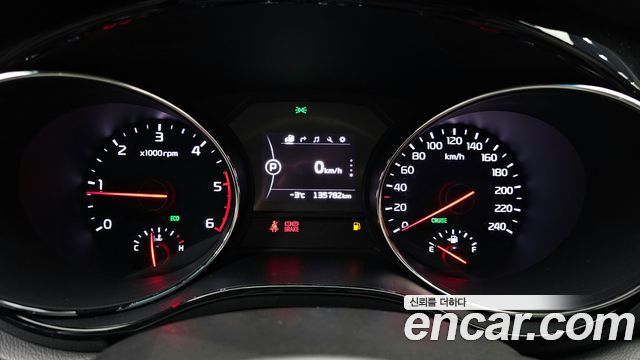 Kia Carnival 2016 thumb 8