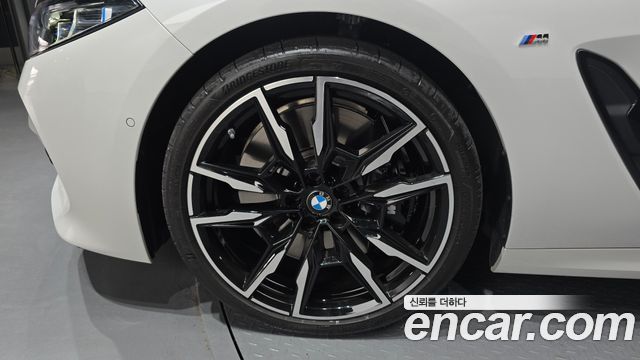 BMW 8 серии 2025 thumb 6
