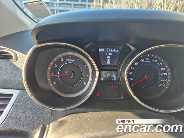 Hyundai Avante 2012 thumb 8