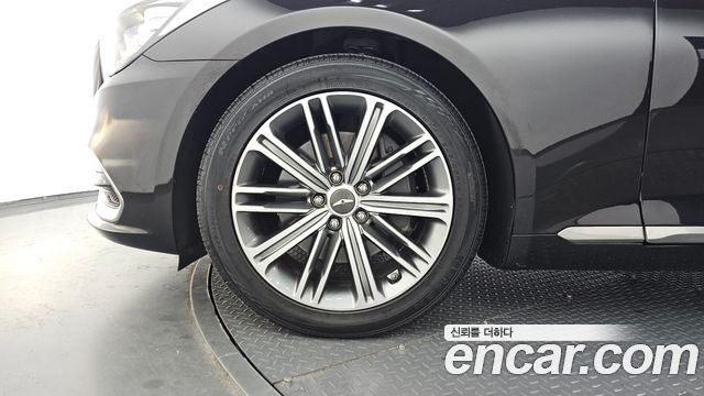 Genesis G80 2017 thumb 6