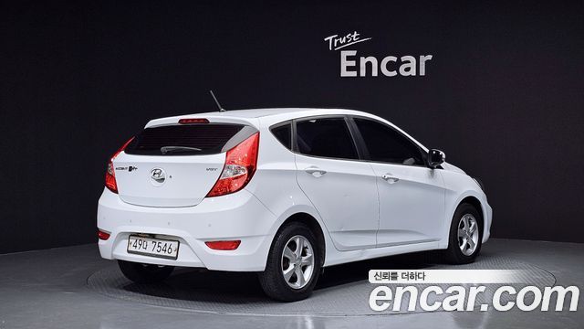Hyundai Accent 2012 thumb 3