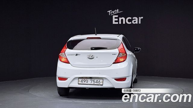 Hyundai Accent 2012 thumb 5