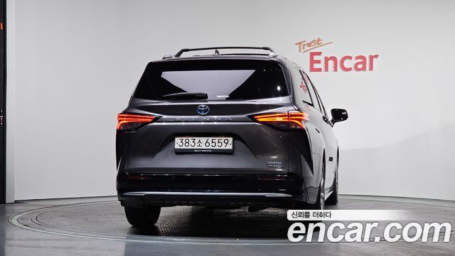 Toyota Sienna 2021 thumb 4