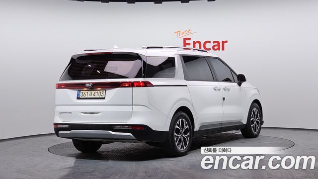 Kia Carnival 2021 thumb 3