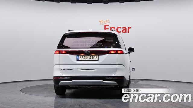 Kia Carnival 2021 thumb 5