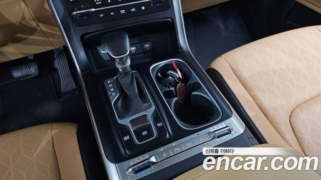 Kia Carnival 2021 thumb 10