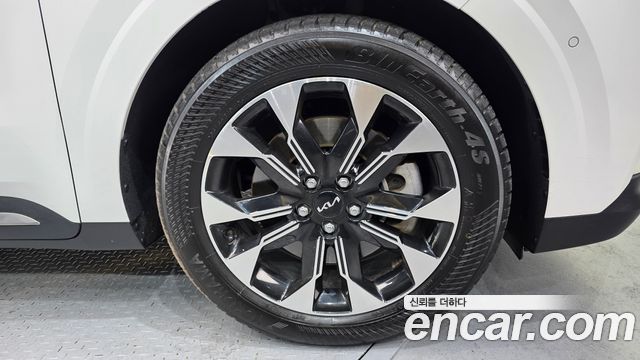 Kia Carnival 2023 thumb 6