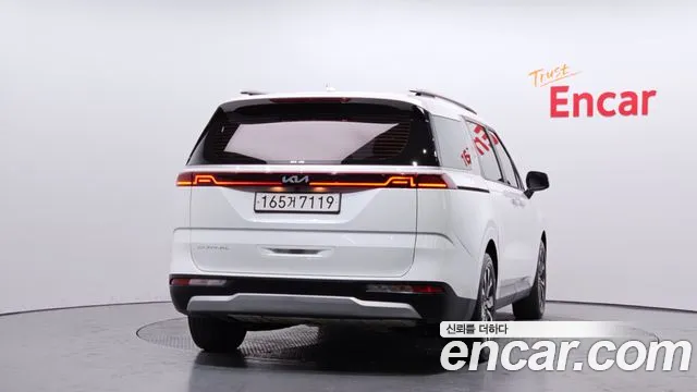 Kia Carnival 2021 thumb 5