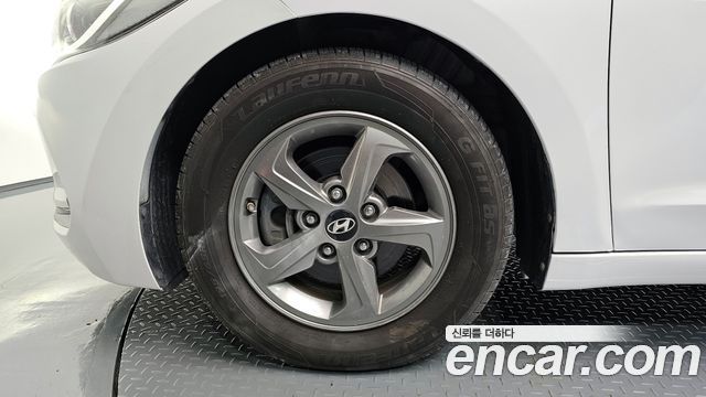 Hyundai Avante 2016 thumb 6