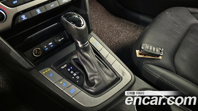 Hyundai Avante 2016 thumb 9
