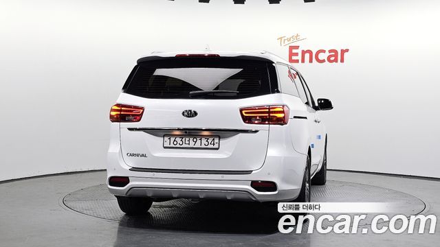 Kia Carnival 2019 thumb 5