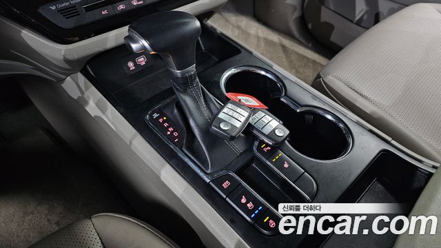 Kia Carnival 2019 thumb 10