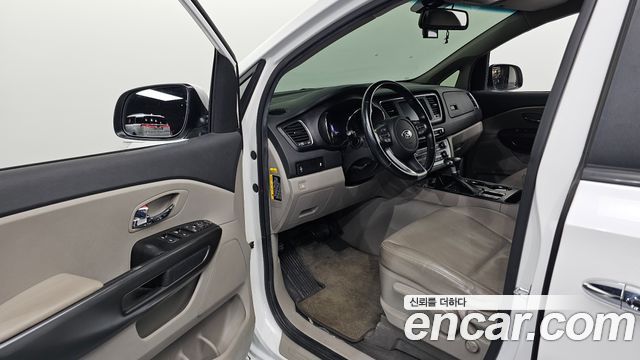 Kia Carnival 2019 thumb 11