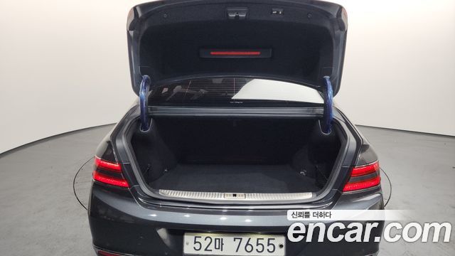 Genesis G90 2019 thumb 11