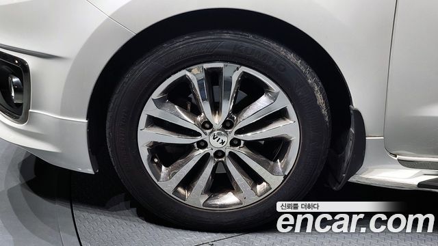 Kia Carnival 2015 thumb 5