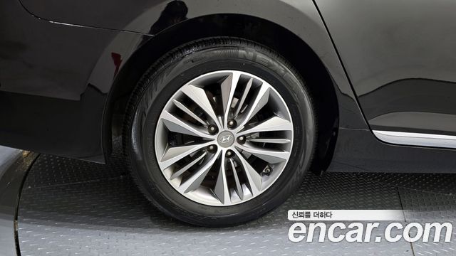 Hyundai Grandeur 2016 thumb 6