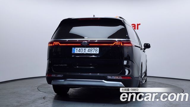 Kia Carnival 2021 thumb 4