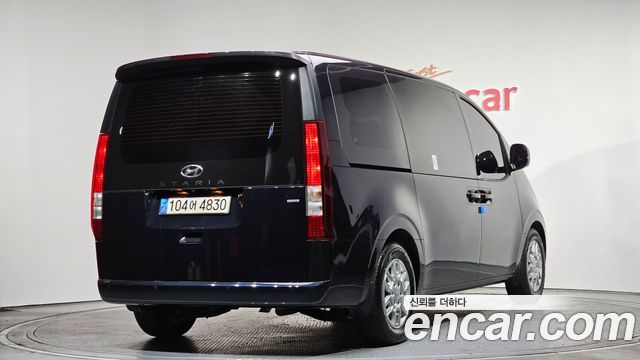 Hyundai Staria 2023 thumb 2