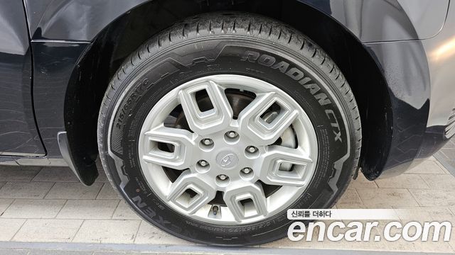 Hyundai Staria 2023 thumb 5