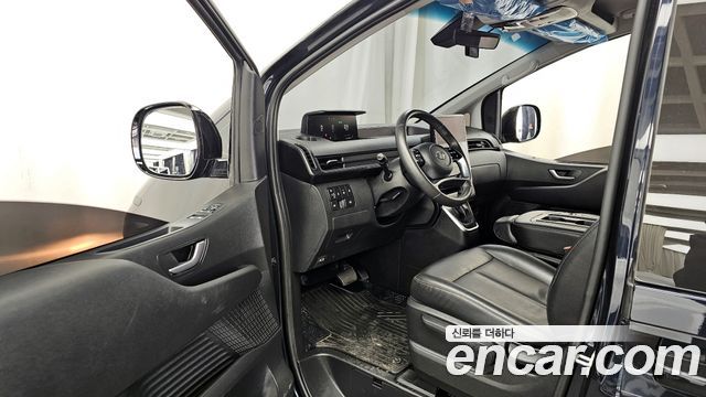 Hyundai Staria 2023 thumb 10
