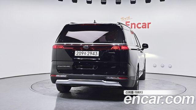 Kia Carnival 2021 thumb 5