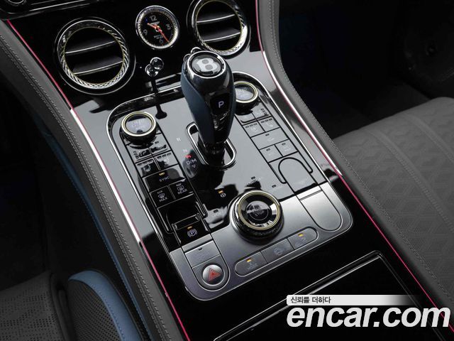 Bentley Continental 2025 thumb 9