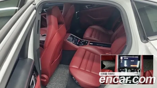Porsche Panamera 2018 thumb 3