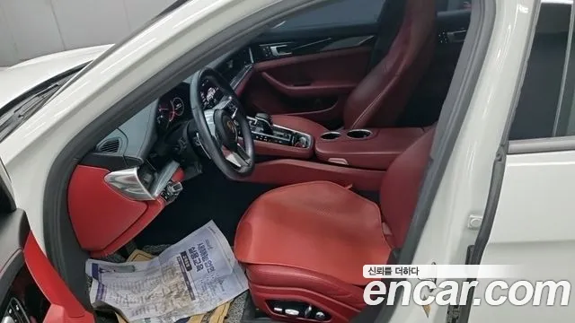 Porsche Panamera 2018 thumb 12