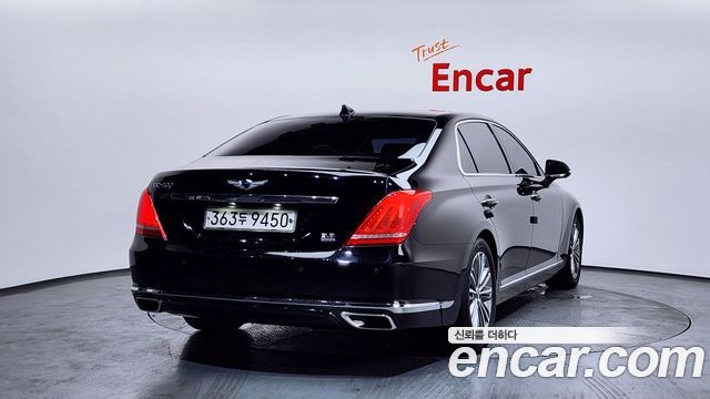 Genesis G90 2017 thumb 3
