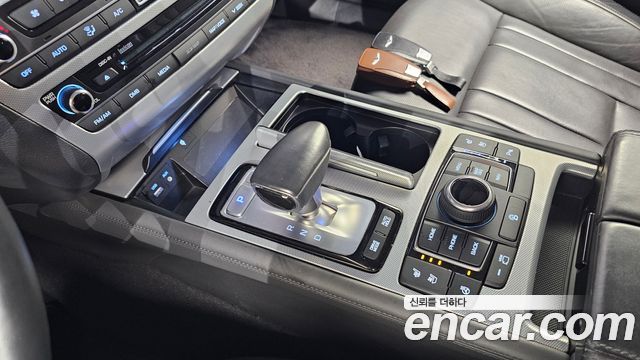 Genesis G80 2016 thumb 10